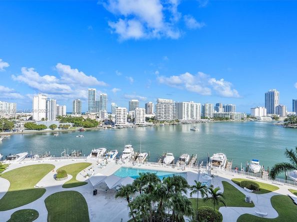 900 Bay Dr 718+Dock Slip available, Miami Beach FL 33141