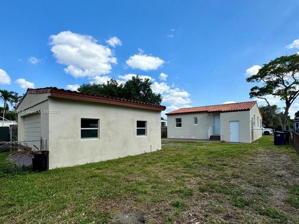 461 Plover Ave, Miami Springs FL 33166