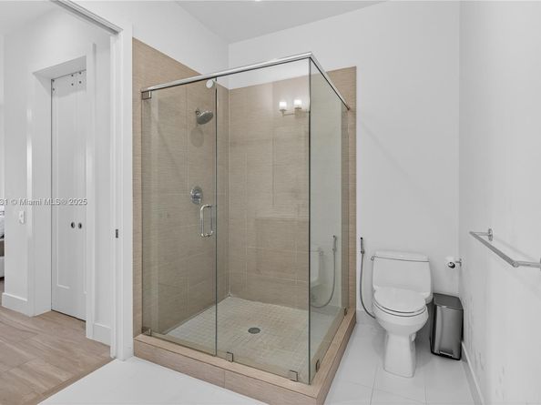 5999 E Brookfield Cir E, Hollywood FL 33312