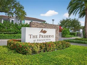 5999 E Brookfield Cir E, Hollywood FL 33312