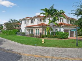 5999 E Brookfield Cir E, Hollywood FL 33312