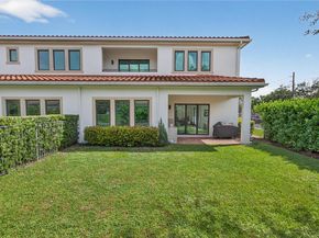 5999 E Brookfield Cir E, Hollywood FL 33312