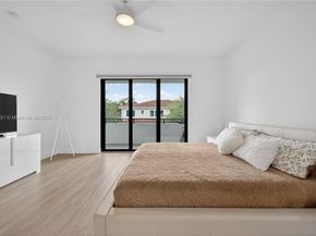 5999 E Brookfield Cir E, Hollywood FL 33312