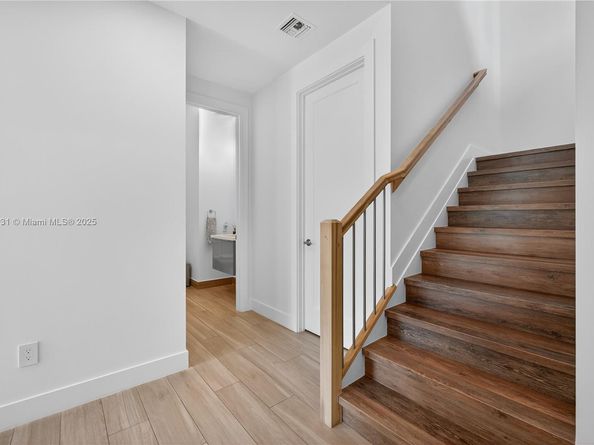 5999 E Brookfield Cir E, Hollywood FL 33312