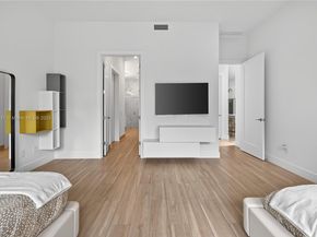 5999 E Brookfield Cir E, Hollywood FL 33312