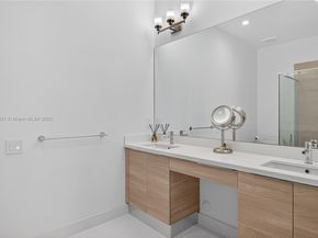 5999 E Brookfield Cir E, Hollywood FL 33312