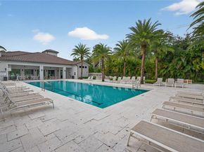 5999 E Brookfield Cir E, Hollywood FL 33312