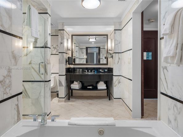 4391 Collins Ave 1403, Miami Beach FL 33140