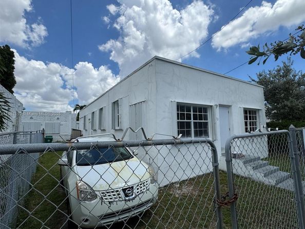 3553 SW 14th St, Miami FL 33145