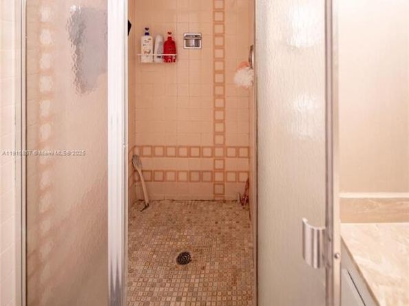 2500 Parkview Dr 517, Hallandale Beach FL 33009