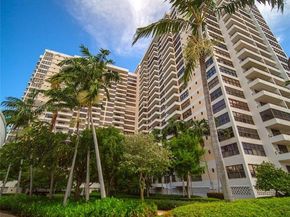 2500 Parkview Dr 517, Hallandale Beach FL 33009