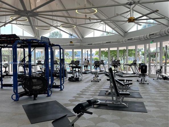 2500 Parkview Dr 517, Hallandale Beach FL 33009