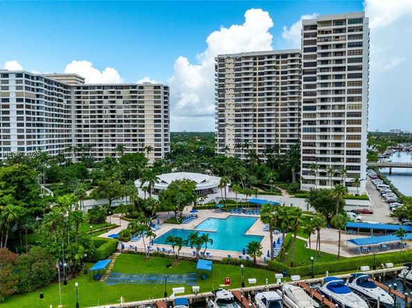 2500 Parkview Dr 517, Hallandale Beach FL 33009