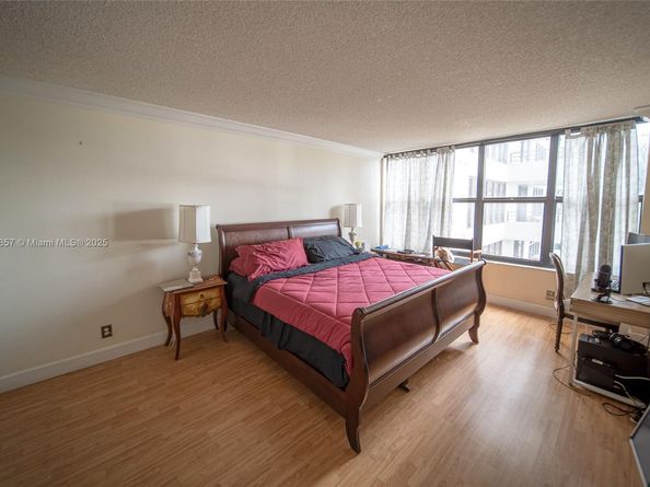 2500 Parkview Dr 517, Hallandale Beach FL 33009