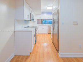 7890 SW 86th St 11, Miami FL 33143