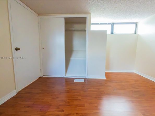 7890 SW 86th St 11, Miami FL 33143