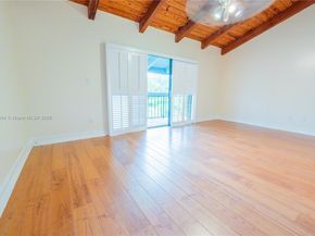 7890 SW 86th St 11, Miami FL 33143