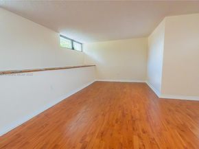 7890 SW 86th St 11, Miami FL 33143