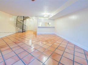 7890 SW 86th St 11, Miami FL 33143