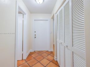7890 SW 86th St 11, Miami FL 33143