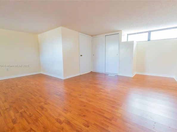 7890 SW 86th St 11, Miami FL 33143