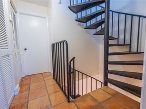 7890 SW 86th St 11, Miami FL 33143
