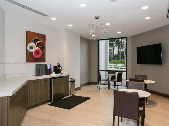 3000 Island Blvd WSTE1, Aventura FL 33160