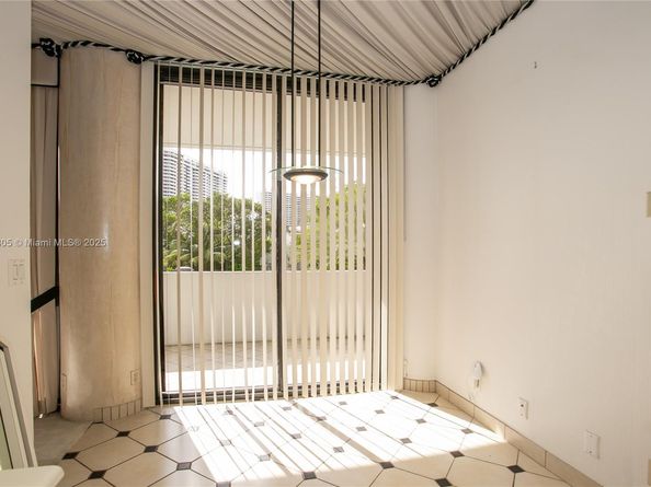 3000 Island Blvd WSTE1, Aventura FL 33160