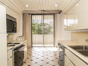 3000 Island Blvd WSTE1, Aventura FL 33160