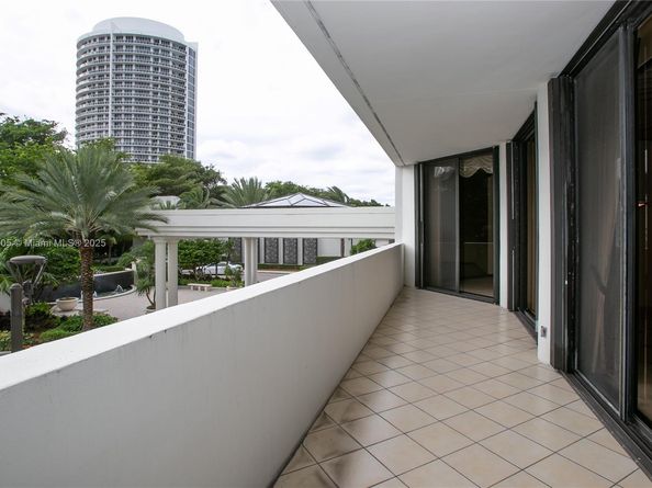 3000 Island Blvd WSTE1, Aventura FL 33160