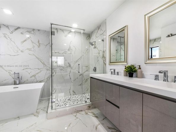 2585 SW 108th Ave, Miami FL 33165