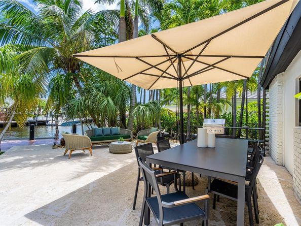 2500 Bayview Dr, Fort Lauderdale FL 33305