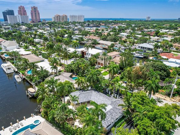 2500 Bayview Dr, Fort Lauderdale FL 33305