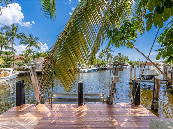 2500 Bayview Dr, Fort Lauderdale FL 33305