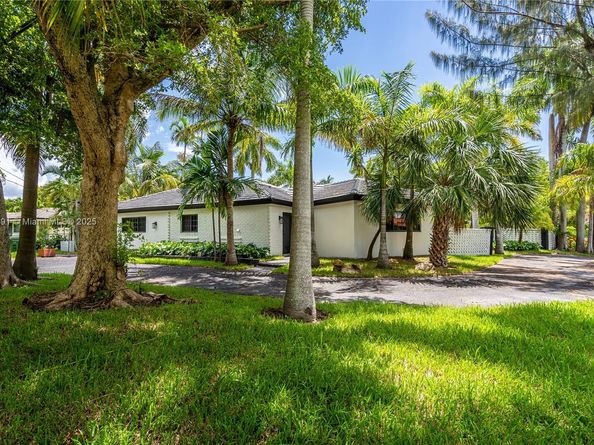 2500 Bayview Dr, Fort Lauderdale FL 33305