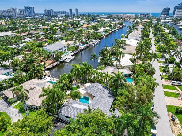 2500 Bayview Dr, Fort Lauderdale FL 33305