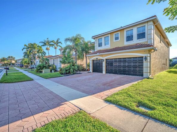 10563 Galleria St, Wellington FL 33414