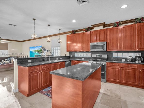 10563 Galleria St, Wellington FL 33414