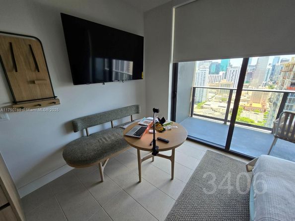 601 NE 1 Ave 3406, Miami FL 33132