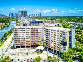 2025 NE 164th St 907, North Miami Beach FL 33162