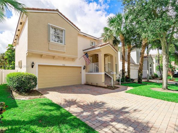 7546 NW 18th Dr, Pembroke Pines FL 33024