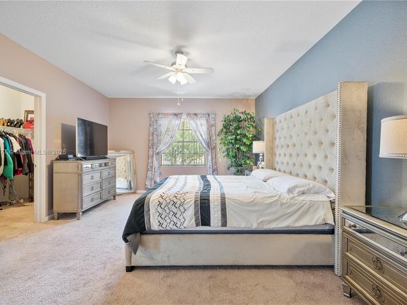 7546 NW 18th Dr, Pembroke Pines FL 33024
