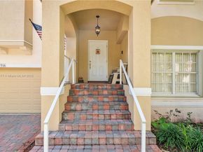 7546 NW 18th Dr, Pembroke Pines FL 33024
