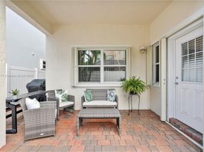 7546 NW 18th Dr, Pembroke Pines FL 33024