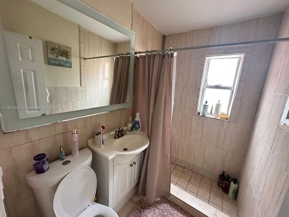 2097 Wilmington St, Opa-Locka FL 33054