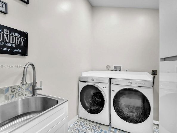 1240 NW 161st Ave, Pembroke Pines FL 33028