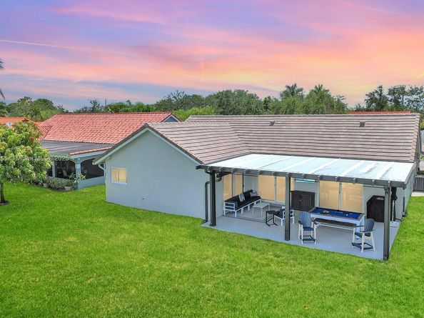 1240 NW 161st Ave, Pembroke Pines FL 33028