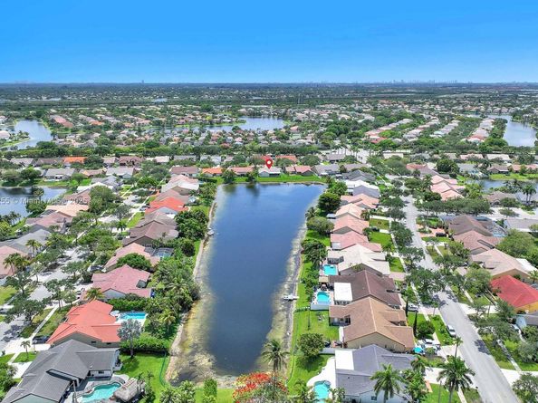 1240 NW 161st Ave, Pembroke Pines FL 33028