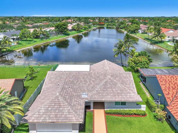 1240 NW 161st Ave, Pembroke Pines FL 33028