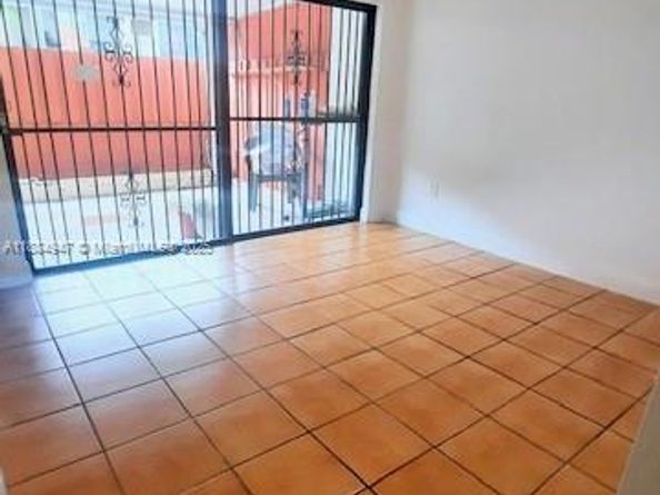 6675 W 4th Ave 112, Hialeah FL 33012